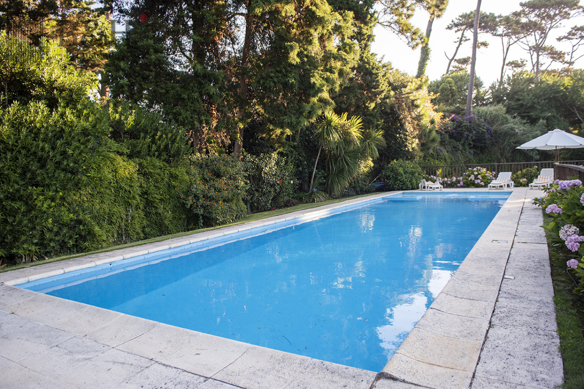 Casa ID.4215 - Vende casa en Brava, Punta del Este, de 5 dormitorios.