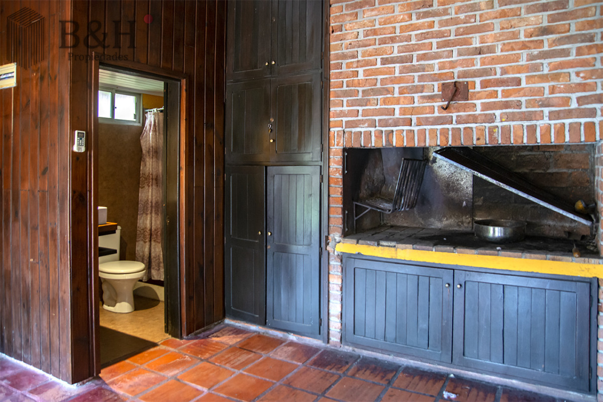 Casa ID.6694 - En venta casa de 3 Dormitorios en Jardines de Córdoba con Barbacoa 