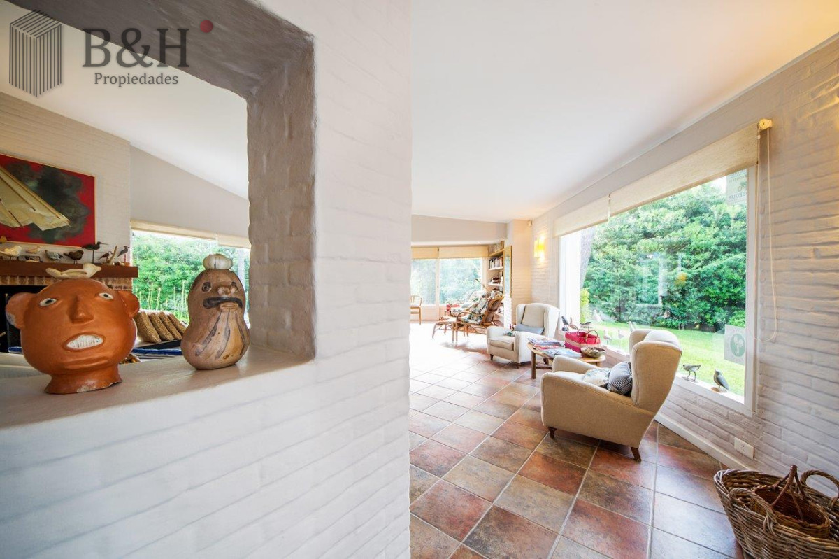 Casa ID.542 - Casa en venta de 5 dormitorios a metros del mar 