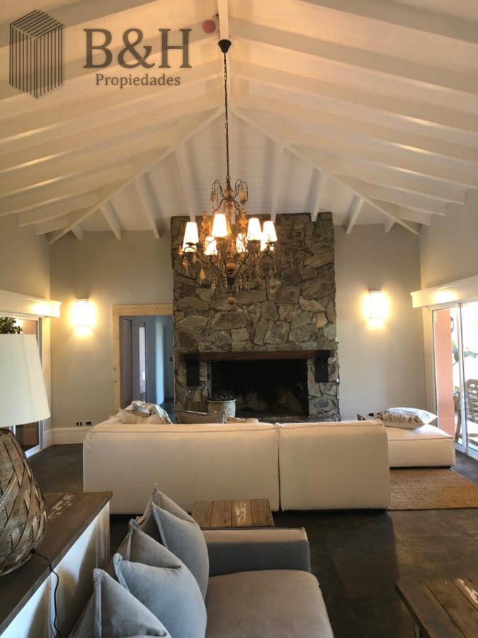 Casa ID.4219 - CASA CON ESTILO Y DISEÑO