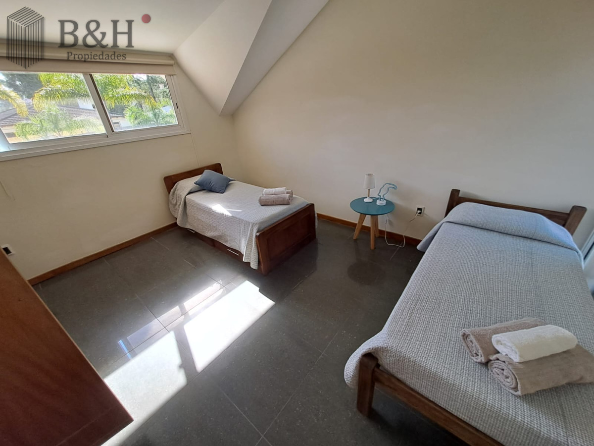 Casa ID.4229 - Espaciosa Casa en Barrio Privado de 6 dorm y piscina en Punta del Este