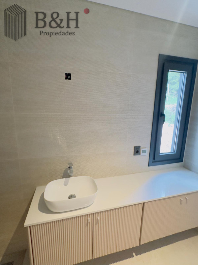 Casa ID.6058 - Vende casa a estrenar en Club del lago, Punta Ballena 