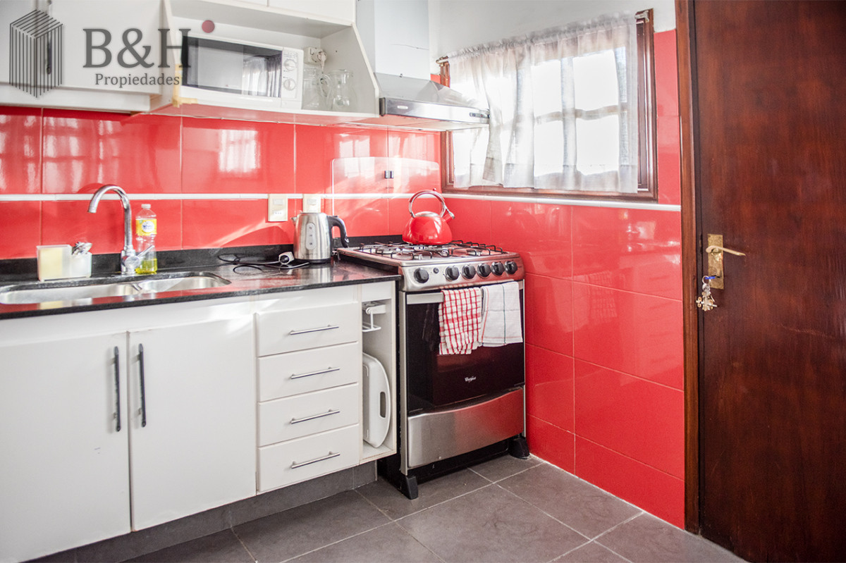 Casa ID.8024 - Muy linda casa en venta, zona inmejorable, 3 dormitorios y servicio