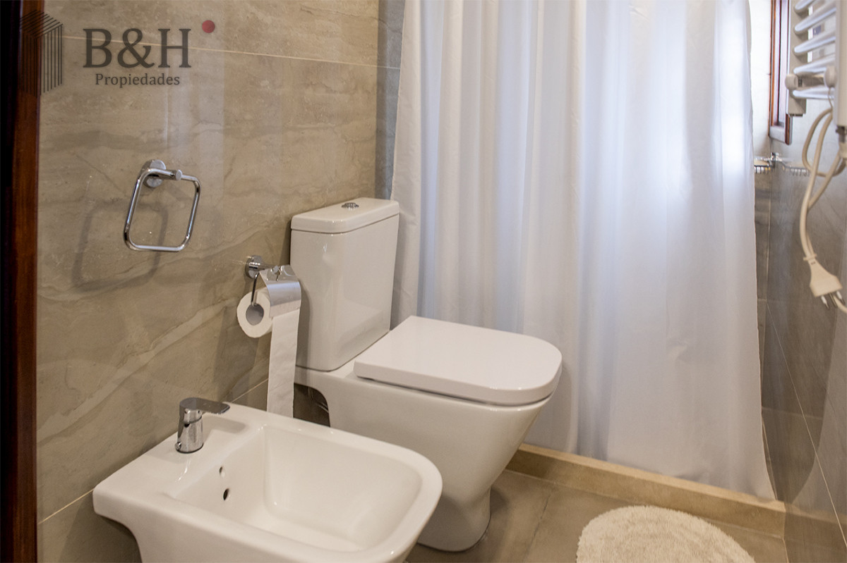 Casa ID.8024 - Muy linda casa en venta, zona inmejorable, 3 dormitorios y servicio
