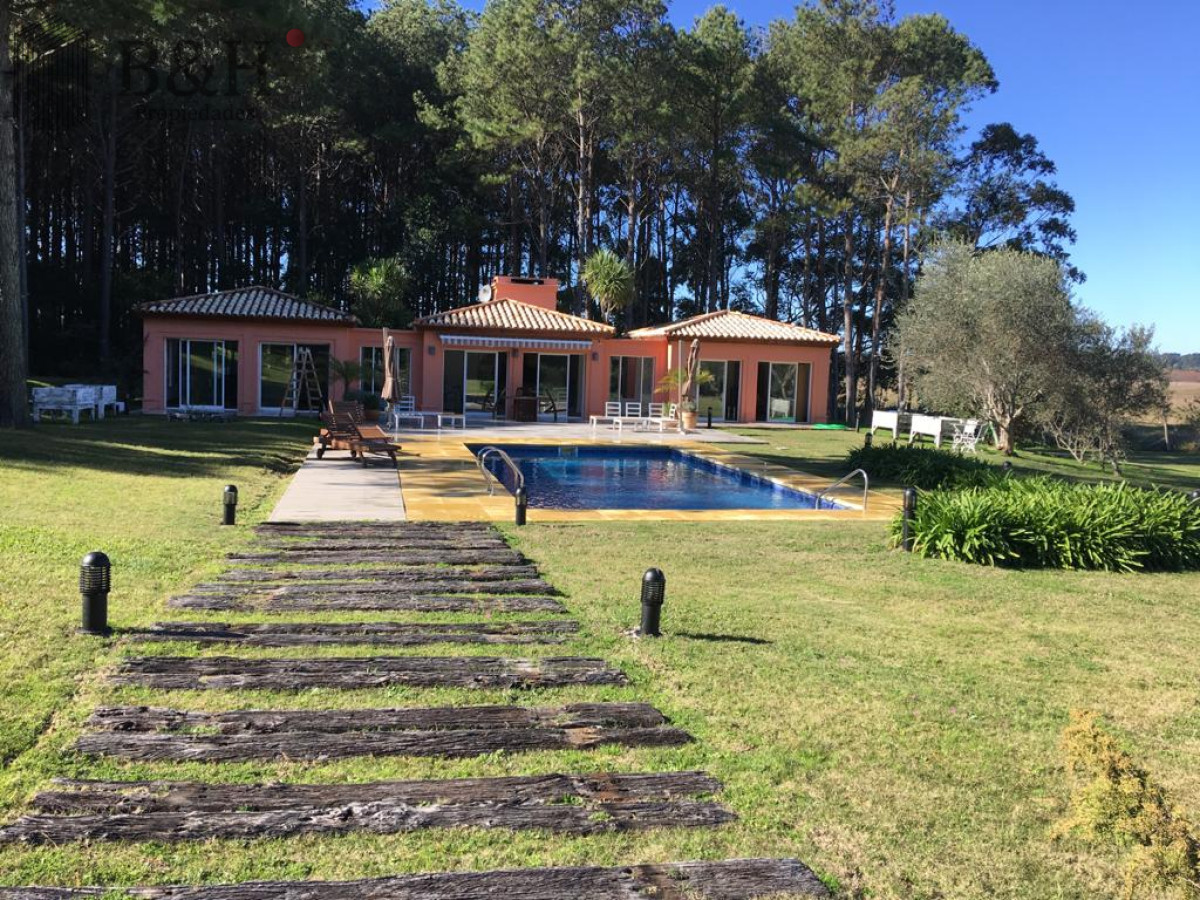 Casa ID.4219 - CASA CON ESTILO Y DISEÑO