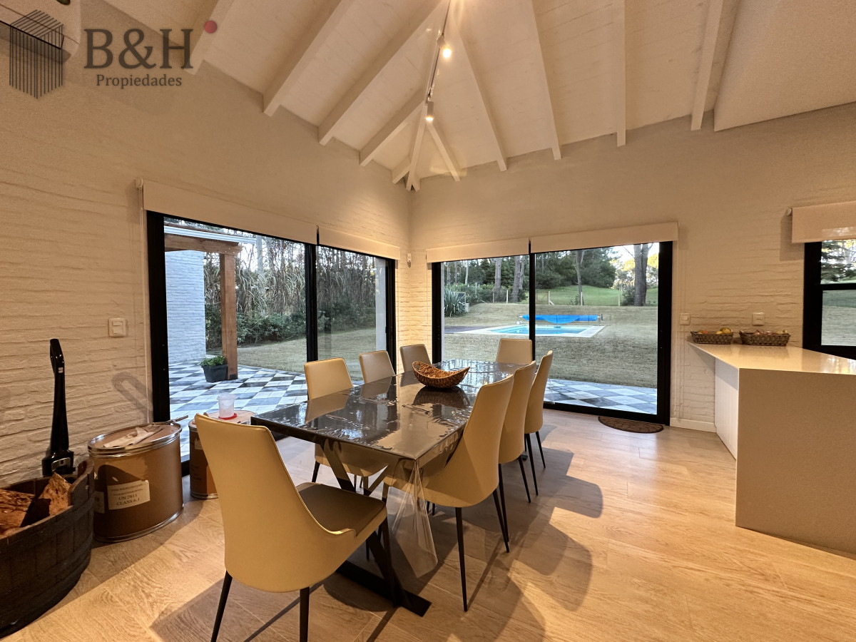 Casa ID.6000 - Vende casa de 3 dormitorios con fondo al Club de Golf, Punta Ballena