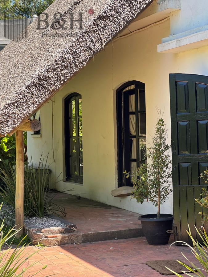 Casa ID.7264 - Amplia casa a la venta en Punta del Este de 6 dormitorios en el Tesoro a 200 mts de ruta 10