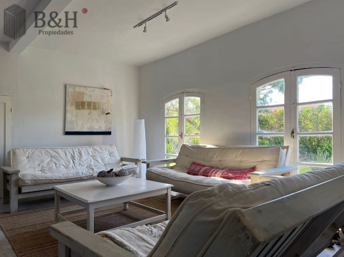 Casa ID.7264 - Amplia casa a la venta en Punta del Este de 6 dormitorios en el Tesoro a 200 mts de ruta 10