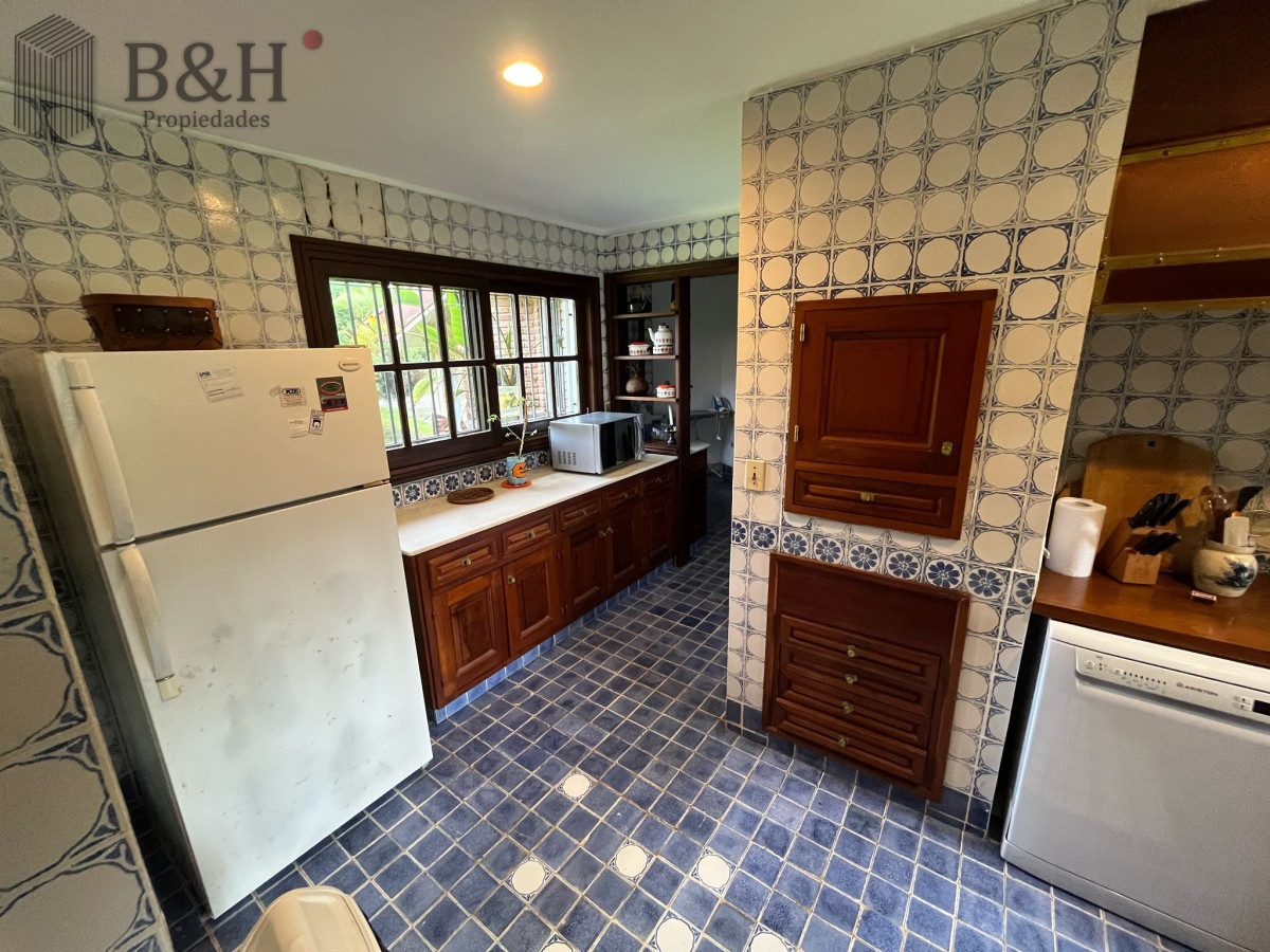 Casa ID.4218 - Hermosa mansión en Golf de 6 dormitorios , Punta del Este