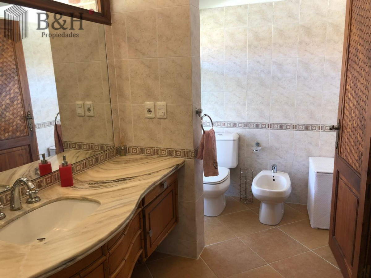 Casa ID.537 - Hermosa casa en venta en Punta del Este