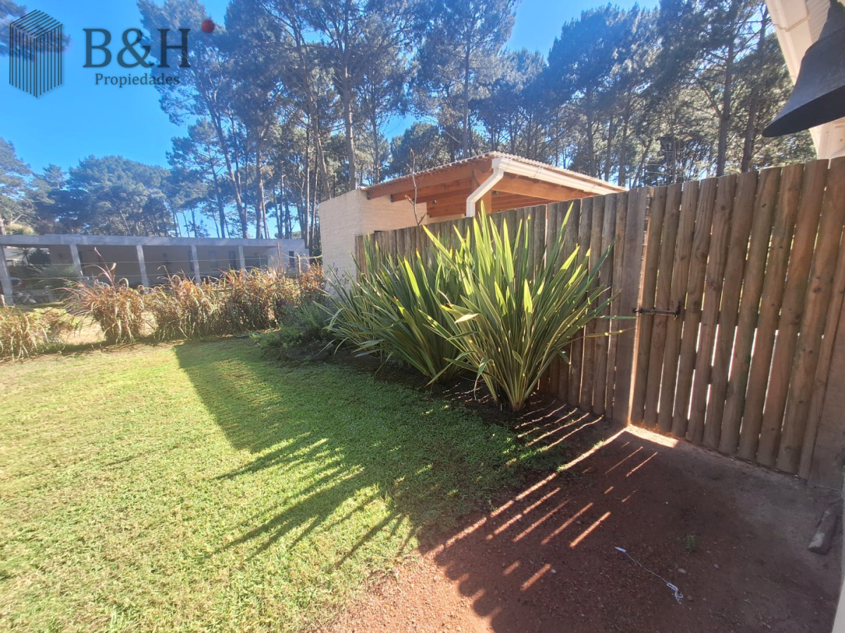 Casa ID.6000 - Vende casa de 3 dormitorios con fondo al Club de Golf, Punta Ballena