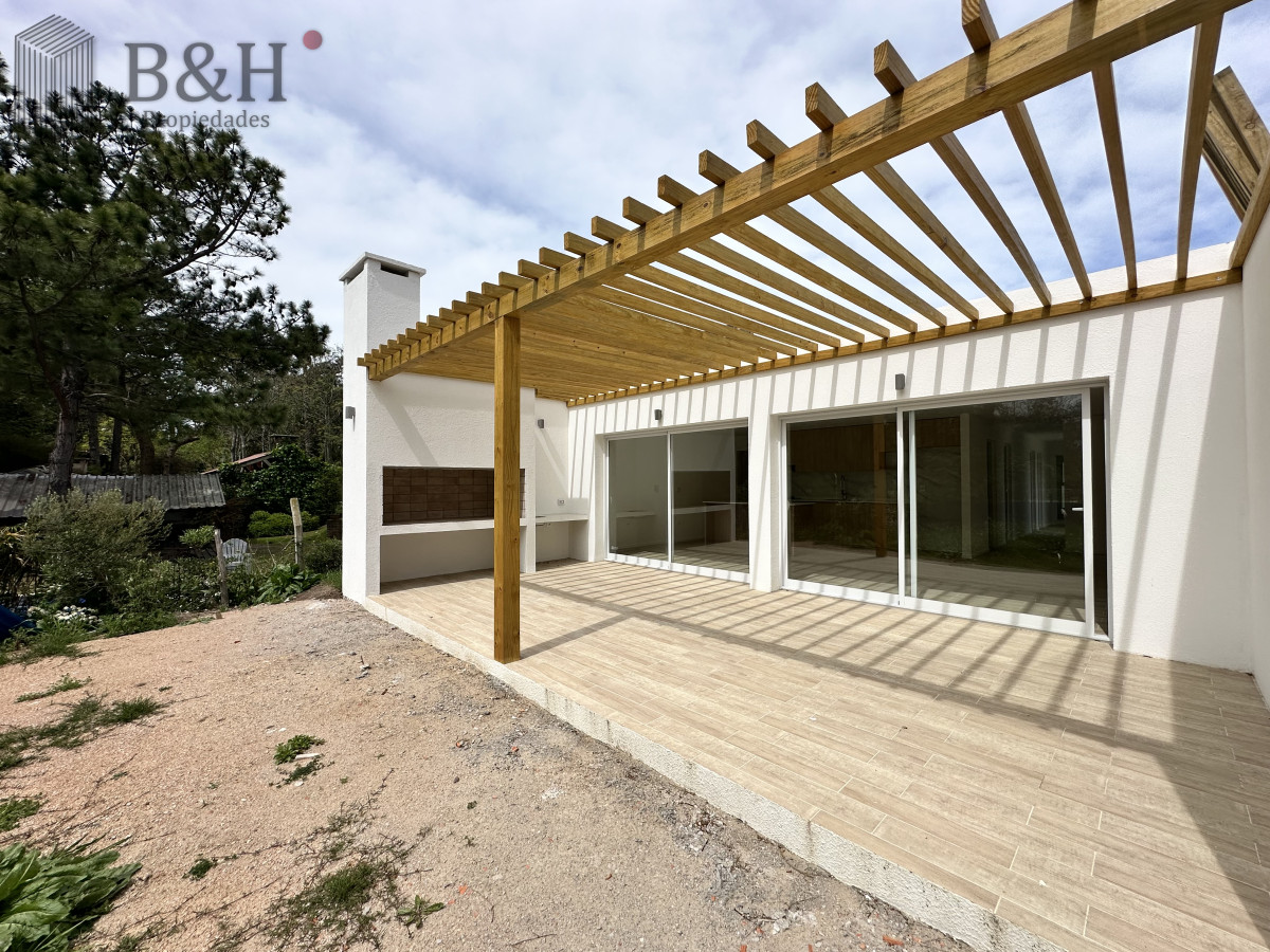 Casa ID.4973 - Vende casa de 3 dormitorios a estrenar, Punta del Este