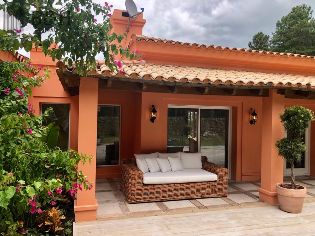 Casa ID.4219 - CASA CON ESTILO Y DISEÑO
