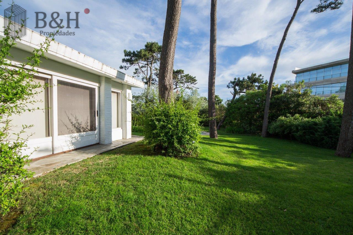 Casa ID.542 - Casa en venta de 5 dormitorios a metros del mar 