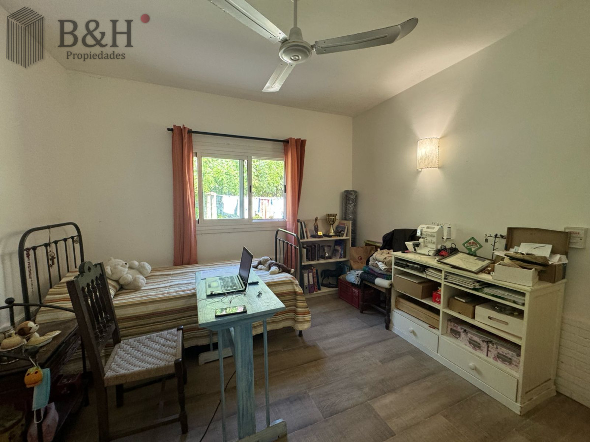 Casa ID.4235 - En venta casa de 3 dormitorios, con piscina y barbacoa, en Barrio Golf, Punta Este