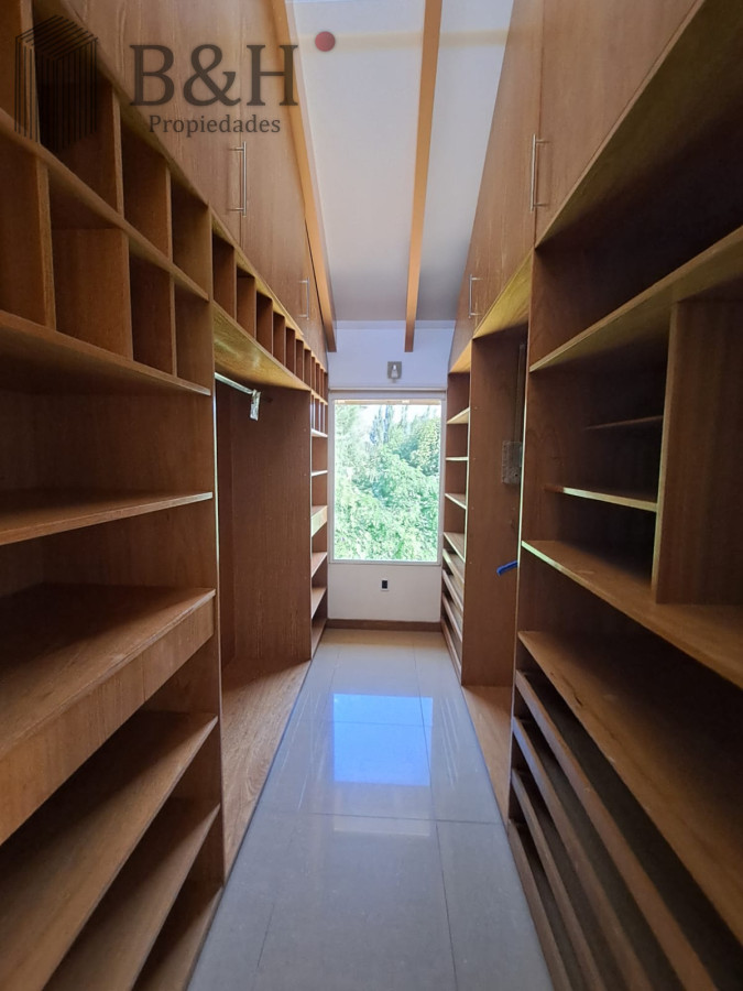 Casa ID.4229 - Espaciosa Casa en Barrio Privado de 6 dorm y piscina en Punta del Este