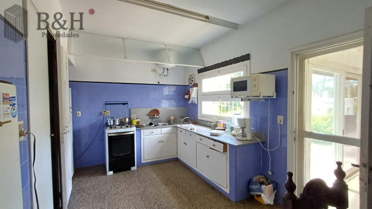 Casa ID.4220 - Vende Casa en Zona comercial en Lugano - Punta del Este