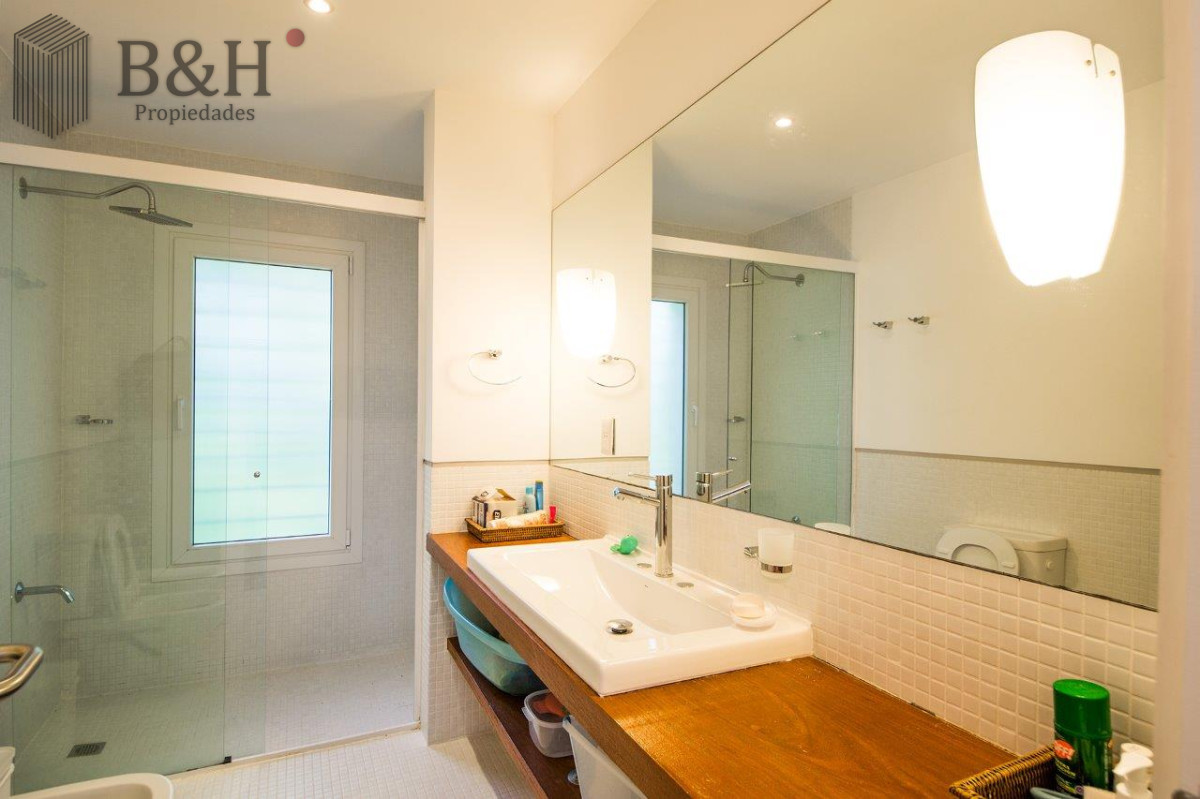 Casa ID.542 - Casa en venta de 5 dormitorios a metros del mar 