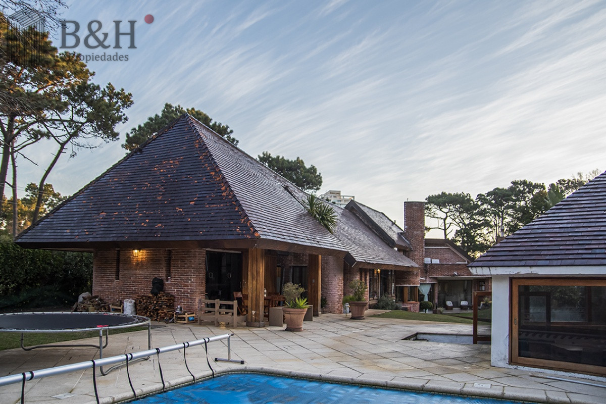 Casa ID.537 - Hermosa casa en venta en Punta del Este