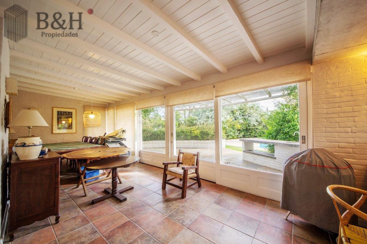 Casa ID.542 - Casa en venta de 5 dormitorios a metros del mar 
