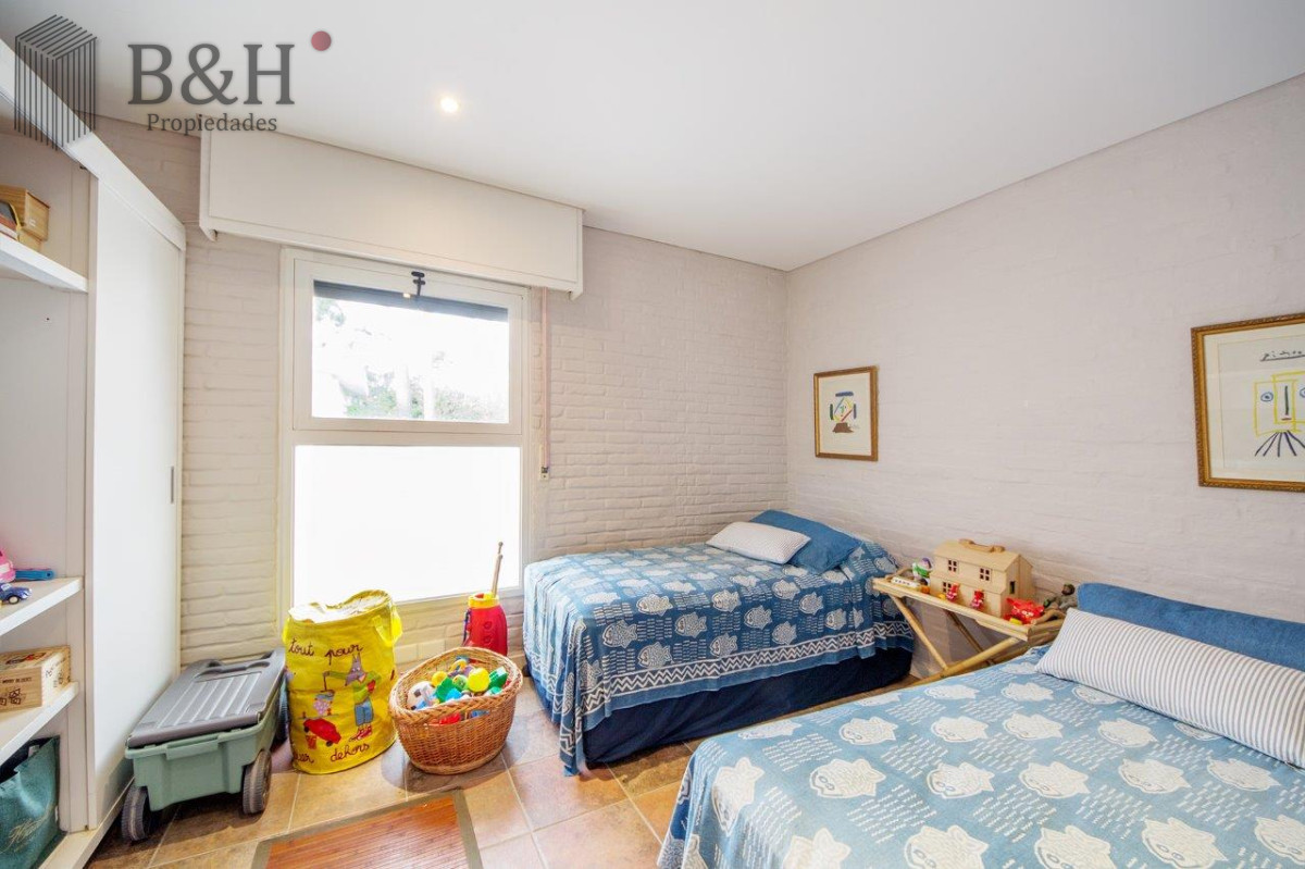 Casa ID.542 - Casa en venta de 5 dormitorios a metros del mar 