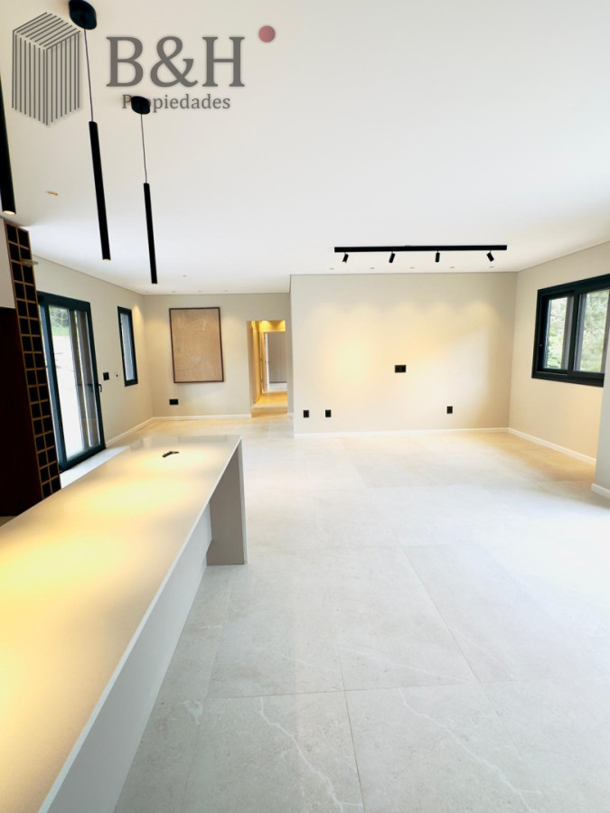 Casa ID.6058 - Vende casa a estrenar en Club del lago, Punta Ballena 