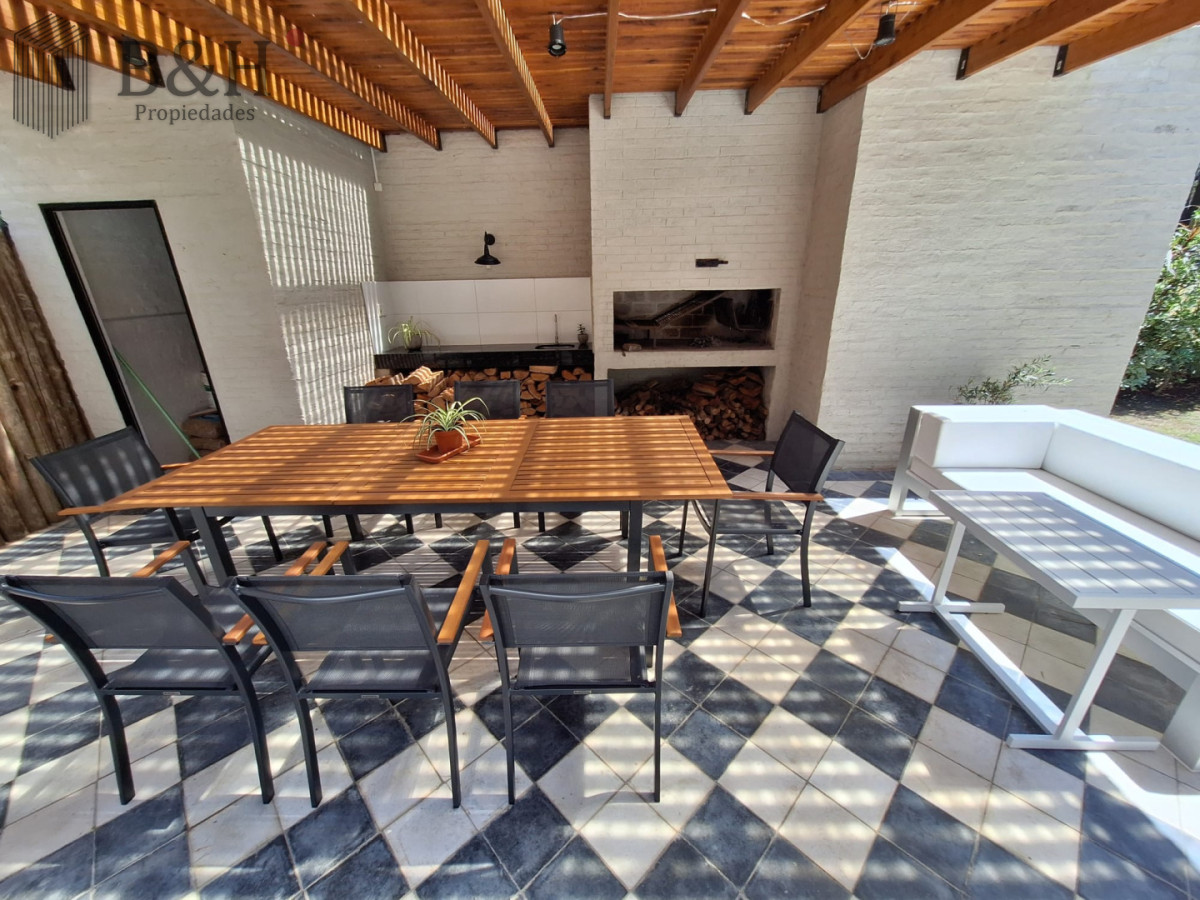 Casa ID.6000 - Vende casa de 3 dormitorios con fondo al Club de Golf, Punta Ballena