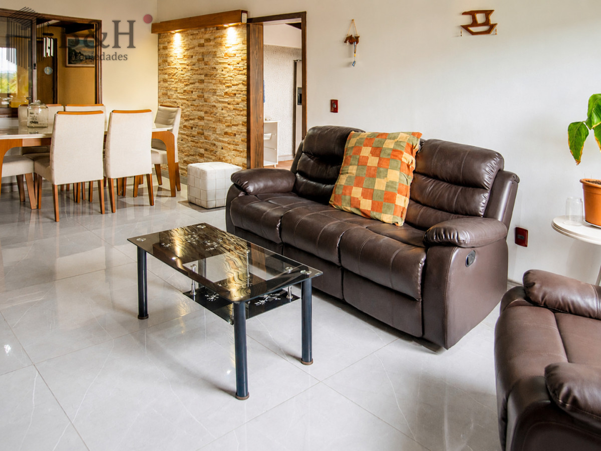 Casa ID.7522 - En venta casa de 4 dormitorios en Barrio 4 H en Maldonado, con barbacoa y piscina