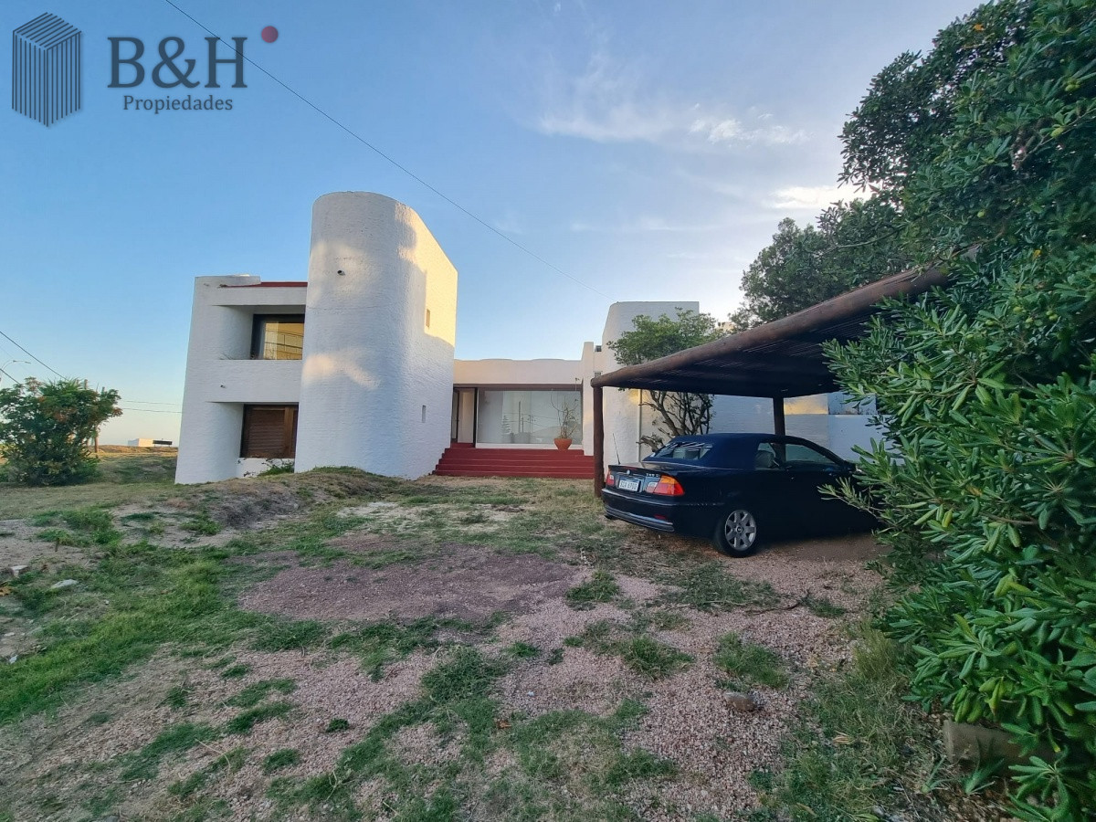 Casa ID.4217 - Espectacular casa con linda vista al mar