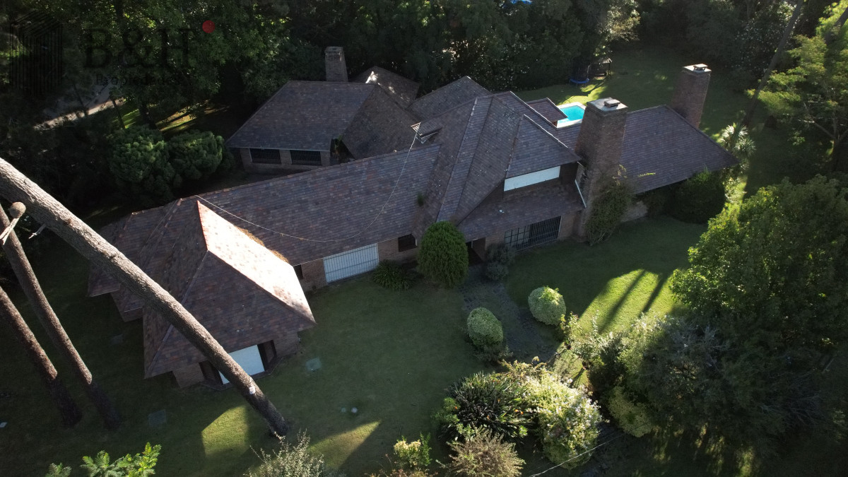 Casa ID.4218 - Hermosa mansión en Golf de 6 dormitorios , Punta del Este