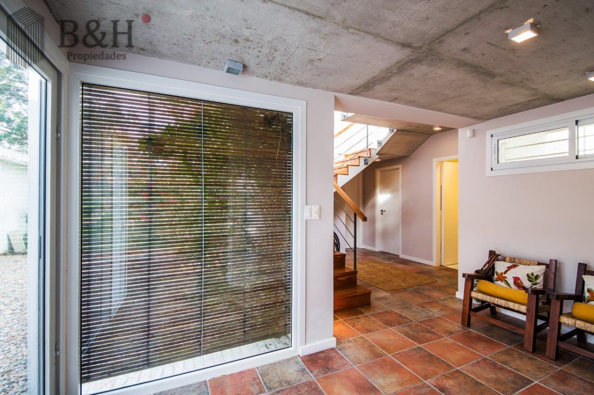 Casa ID.542 - Casa en venta de 5 dormitorios a metros del mar 