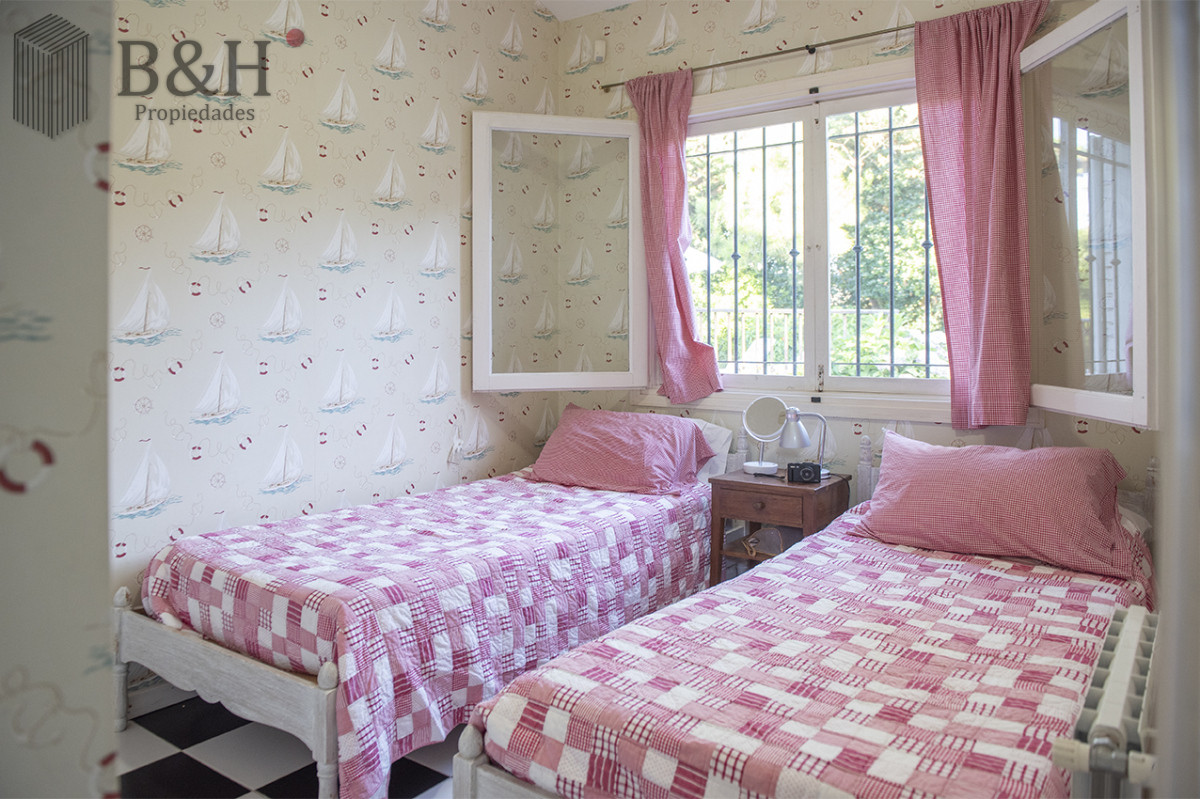Casa ID.4215 - Vende casa en Brava, Punta del Este, de 5 dormitorios.