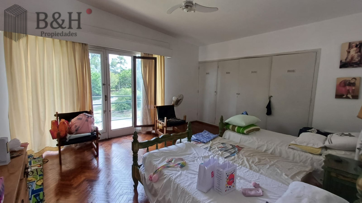 Casa ID.4220 - Vende Casa en Zona comercial en Lugano - Punta del Este