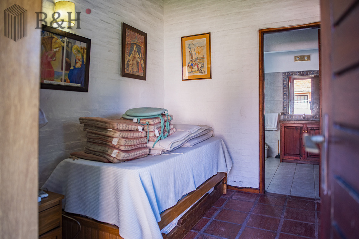 Casa ID.8024 - Muy linda casa en venta, zona inmejorable, 3 dormitorios y servicio