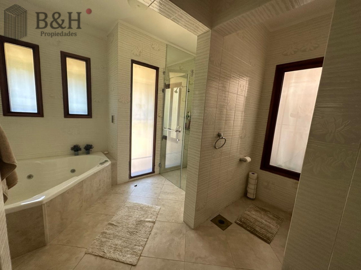Casa ID.537 - Hermosa casa en venta en Punta del Este