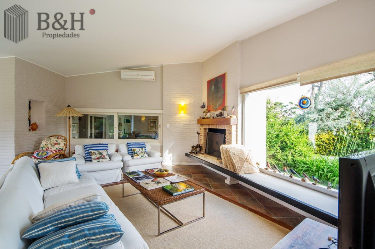 Casa ID.542 - Casa en venta de 5 dormitorios a metros del mar 