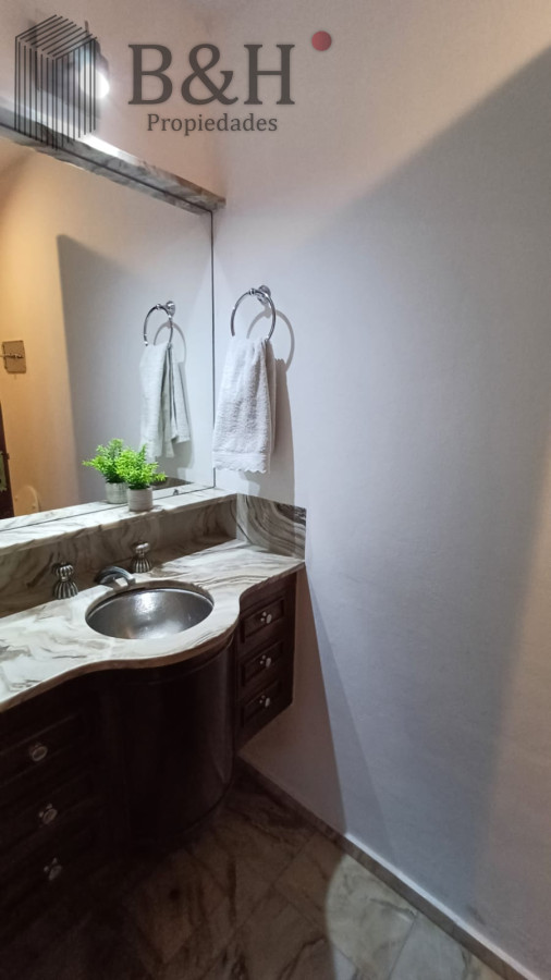 Casa ID.5451 - Vende gran casa para vivir todo el año, de 3 dormitorios en Punta del Este 