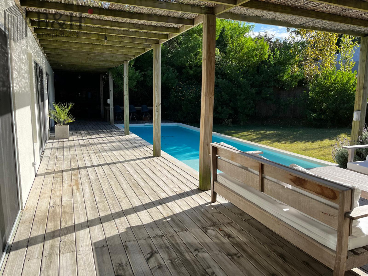 Casa ID.5452 - Casa en venta de 3 dormitorios en Punta del Este.