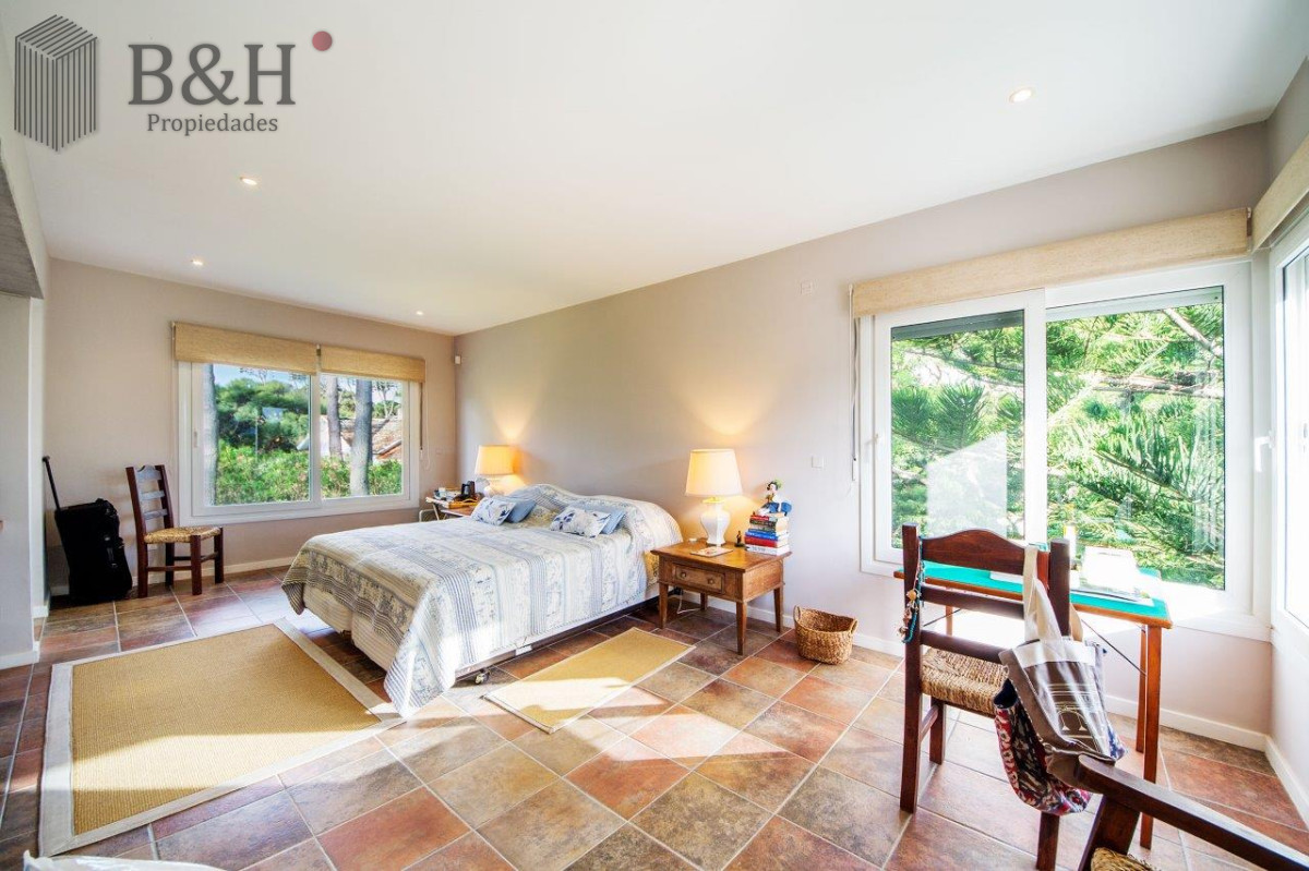 Casa ID.542 - Casa en venta de 5 dormitorios a metros del mar 