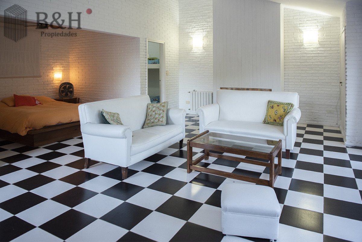Casa ID.4215 - Vende casa en Brava, Punta del Este, de 5 dormitorios.