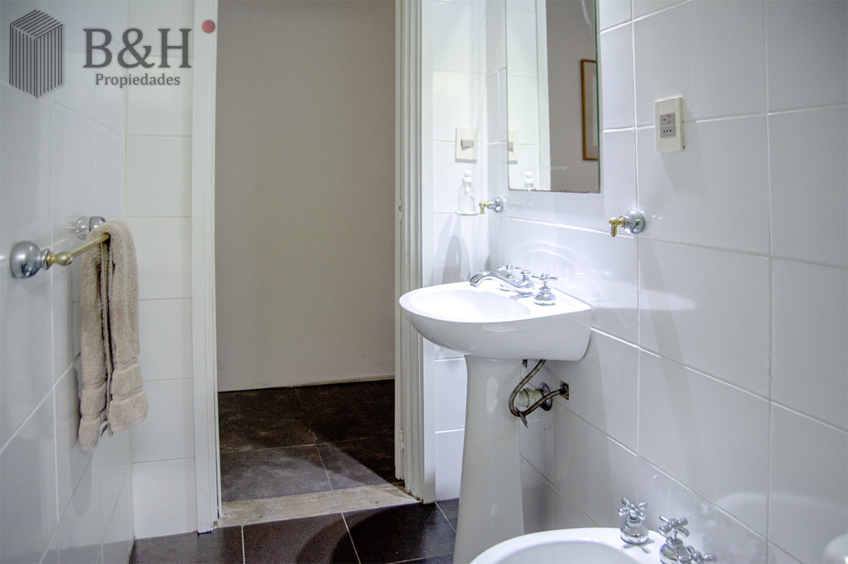 Casa ID.6619 - Excelente chalet de 5 dormitorios en venta a pasos de Playa Mansa Punta del Este