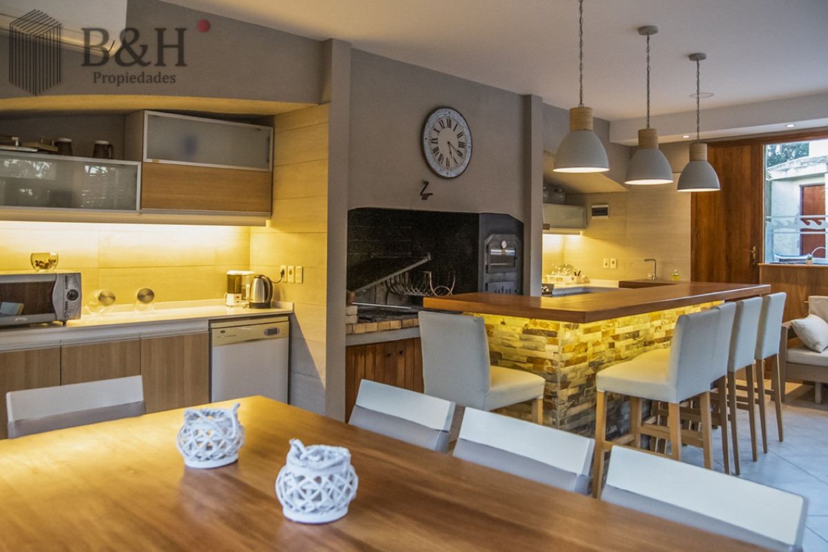 Casa ID.537 - Hermosa casa en venta en Punta del Este