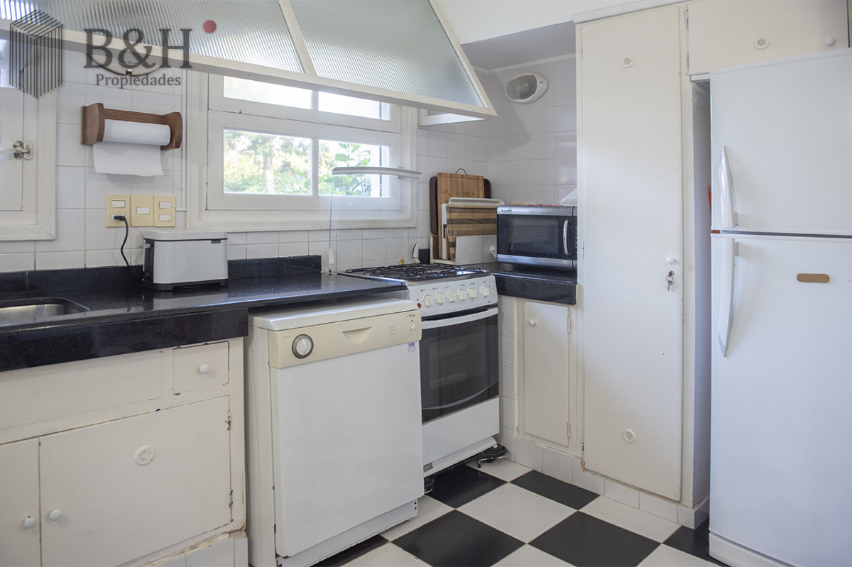 Casa ID.4215 - Vende casa en Brava, Punta del Este, de 5 dormitorios.