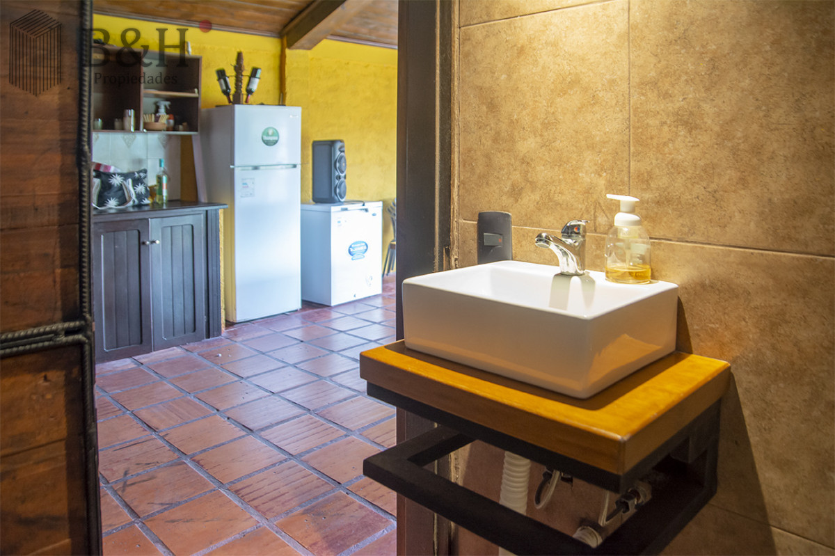 Casa ID.6694 - En venta casa de 3 Dormitorios en Jardines de Córdoba con Barbacoa 