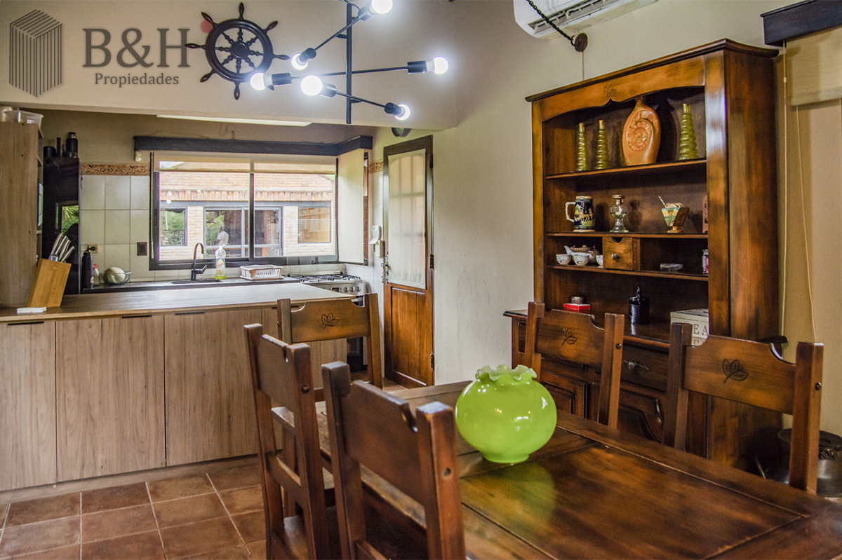 Casa ID.6694 - En venta casa de 3 Dormitorios en Jardines de Córdoba con Barbacoa 