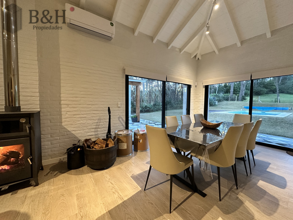 Casa ID.6000 - Vende casa de 3 dormitorios con fondo al Club de Golf, Punta Ballena