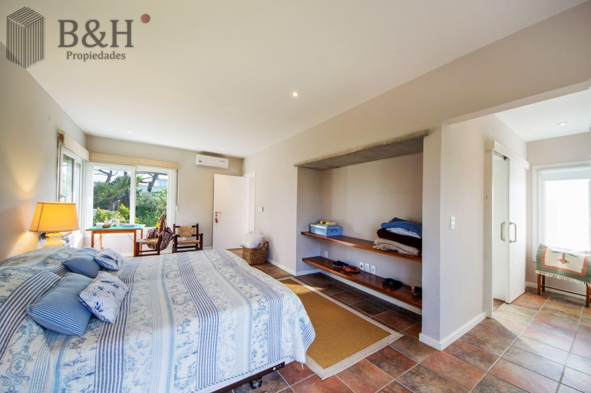Casa ID.542 - Casa en venta de 5 dormitorios a metros del mar 