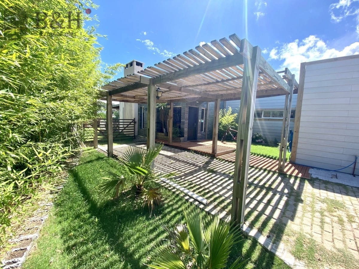 Casa ID.4272 - Vende casa en barrio privado la residence, de 4 dormitorios en Punta del Este 