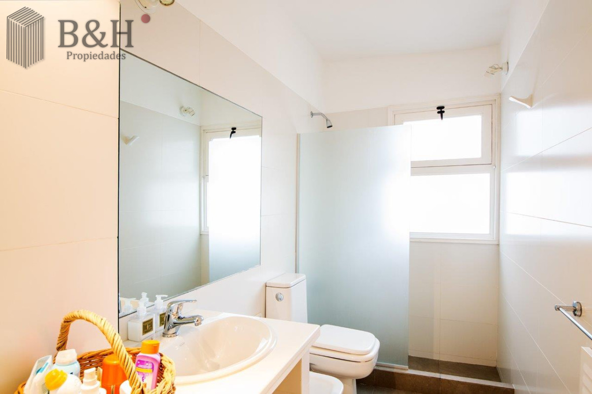 Casa ID.542 - Casa en venta de 5 dormitorios a metros del mar 