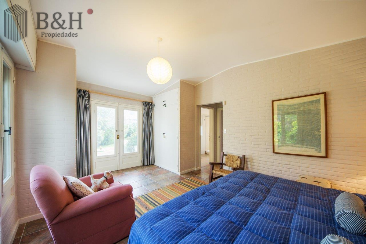 Casa ID.542 - Casa en venta de 5 dormitorios a metros del mar 